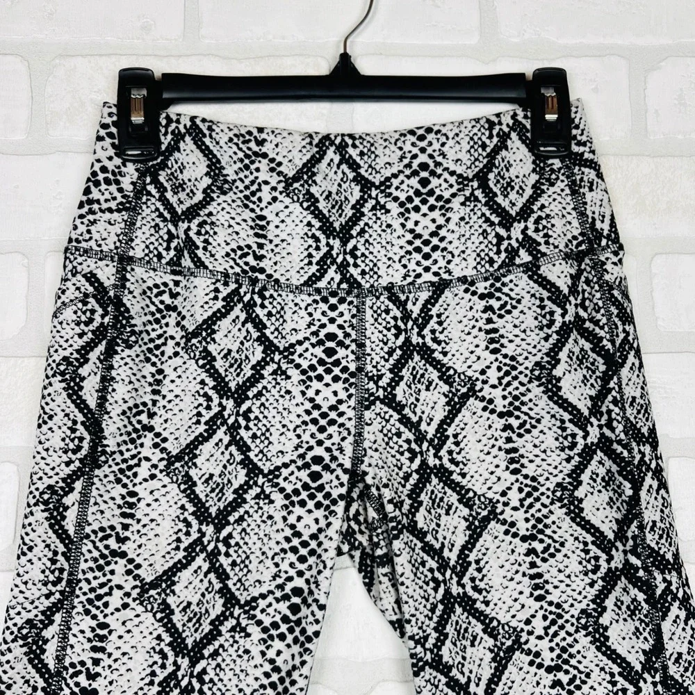 High Waisted Snakeskin Print Biker‎ Shorts with Pockets Black White Python Small